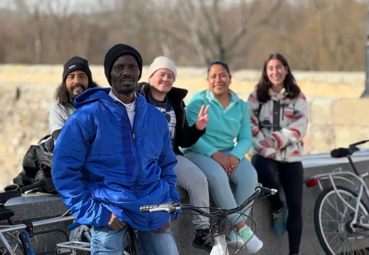 Grupo de personas en Salamanca - Inclusión social de Accem