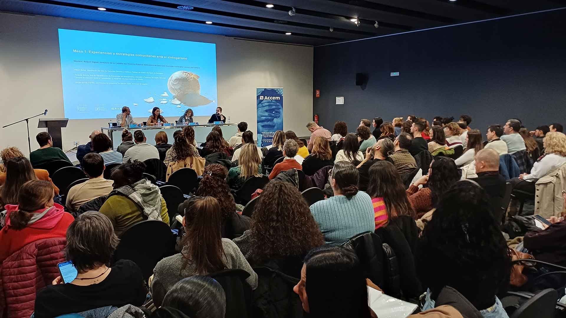 Generamos espacios de reflexión en Valencia para mejorar la atención a las personas sin hogar